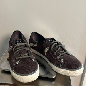 Sperrys velvet sneakers